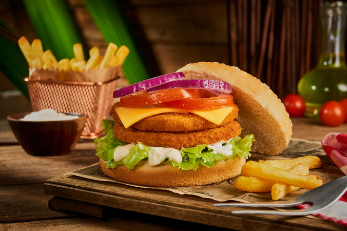 Hamburguesa Pollo Doble 05216 Abierta Full.jpg