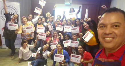 Grupo de Psicologos y Psiquiatras de panama graduandose en mentalidad suprema 
