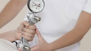 Avaliação da força de preensão manual em idosos