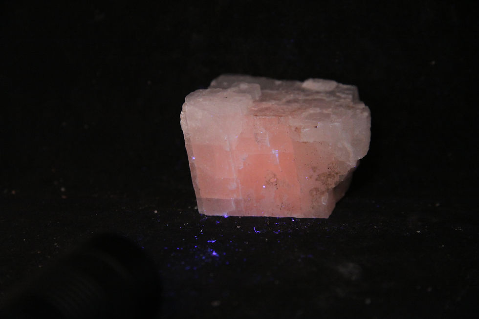 Miniature : Calcite (fluorescent), Boulder Creek, Ontario