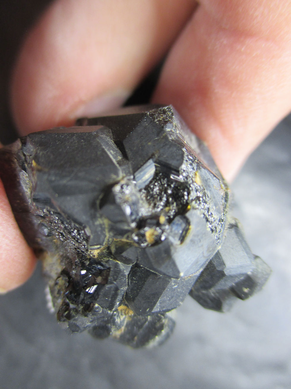Miniature : Melanite (Grenat noir de type Andradite), Imilchil, Maroc