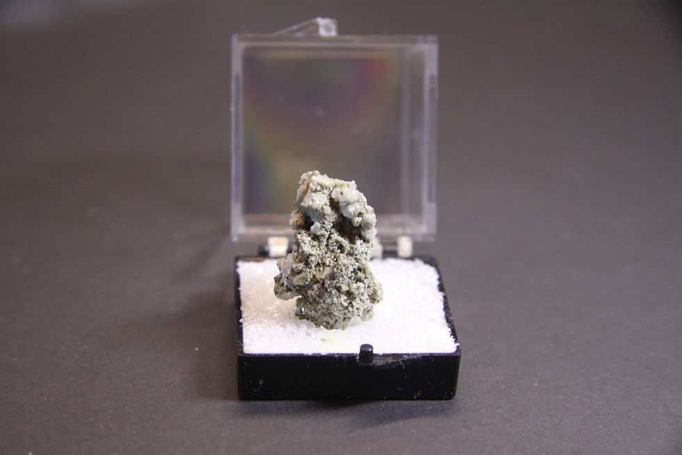 Miniature : Zircon, Mont-St-Hilaire (MSH)