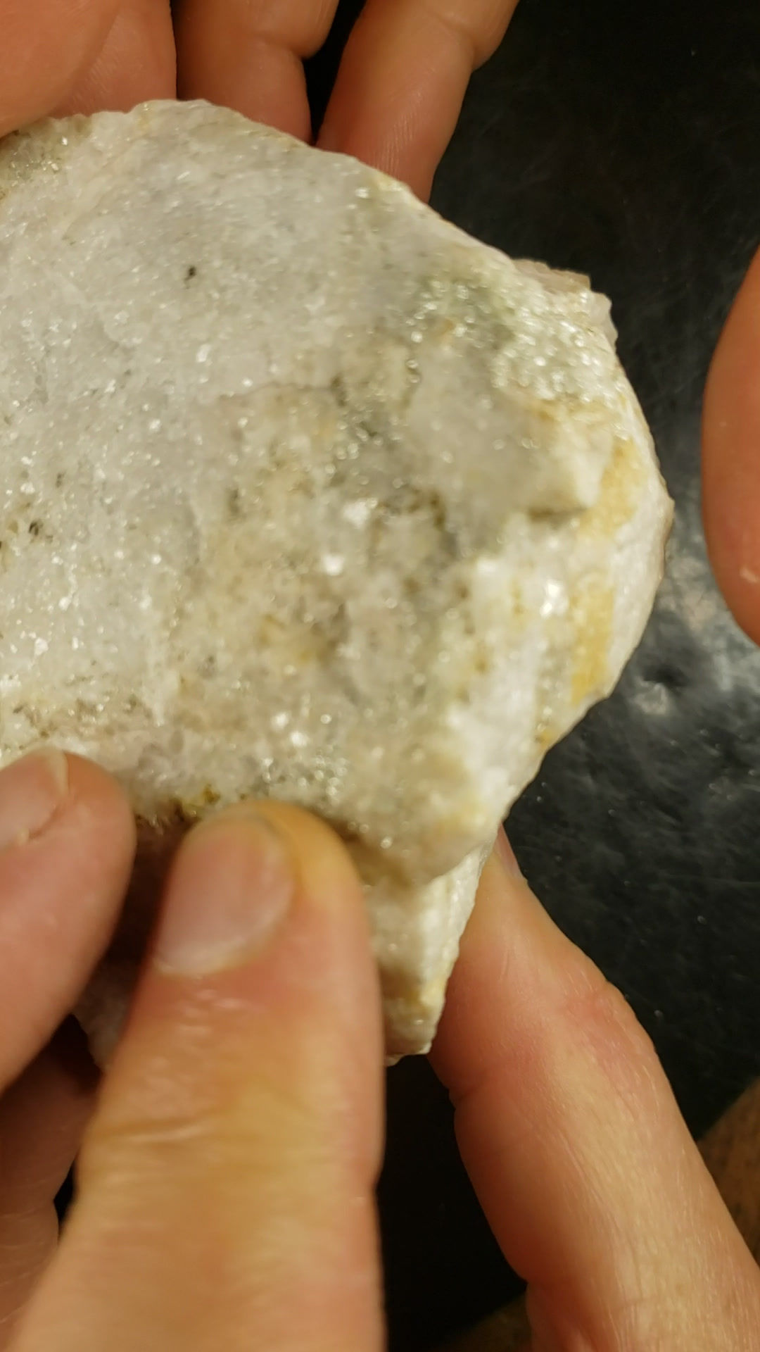 Dolomite sur Calcite sur Quartz, St-Nicephore, Québec