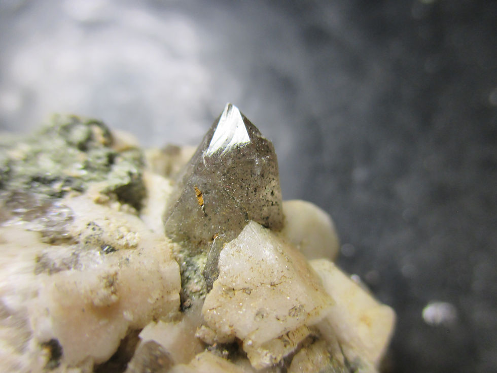 Miniature : Quartz sur Orthose, Sept-Iles, Québec