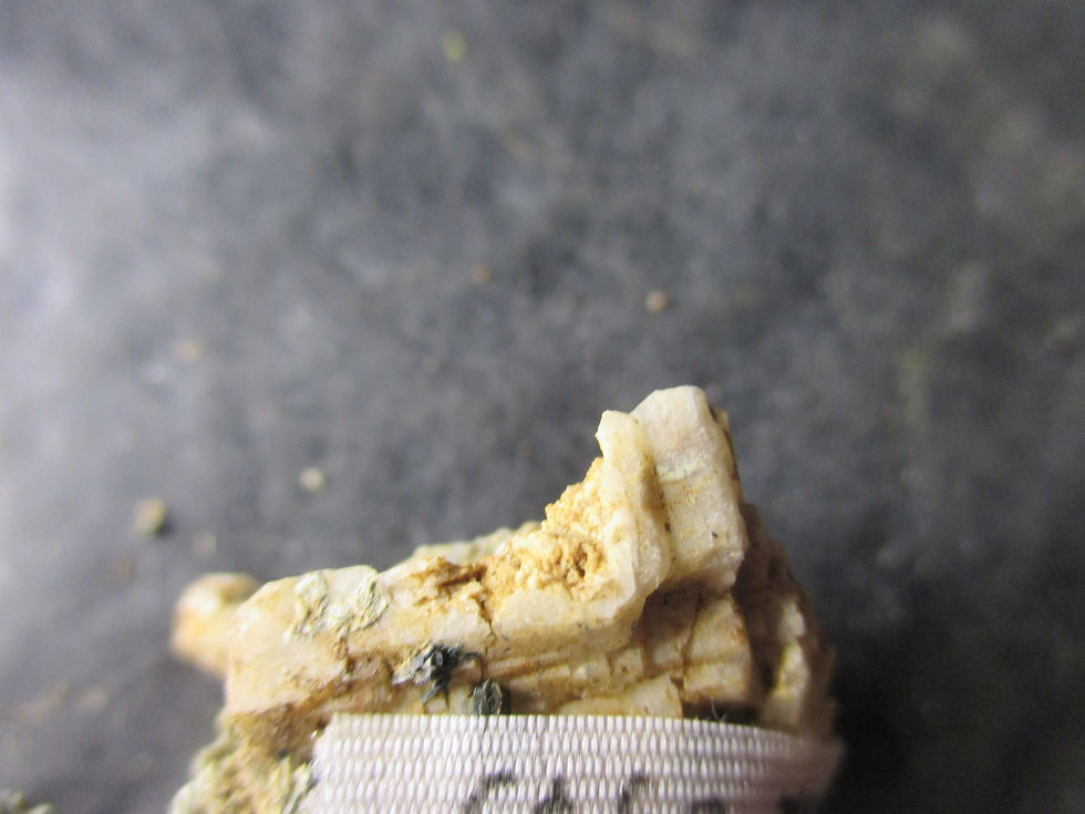 Miniature : Actinolite sur Orthose, Imilchil, Maroc