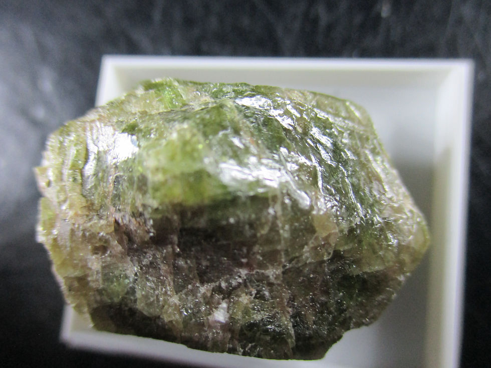 Miniature : Apatite bi-terminée, Mine Yates, Outaouais