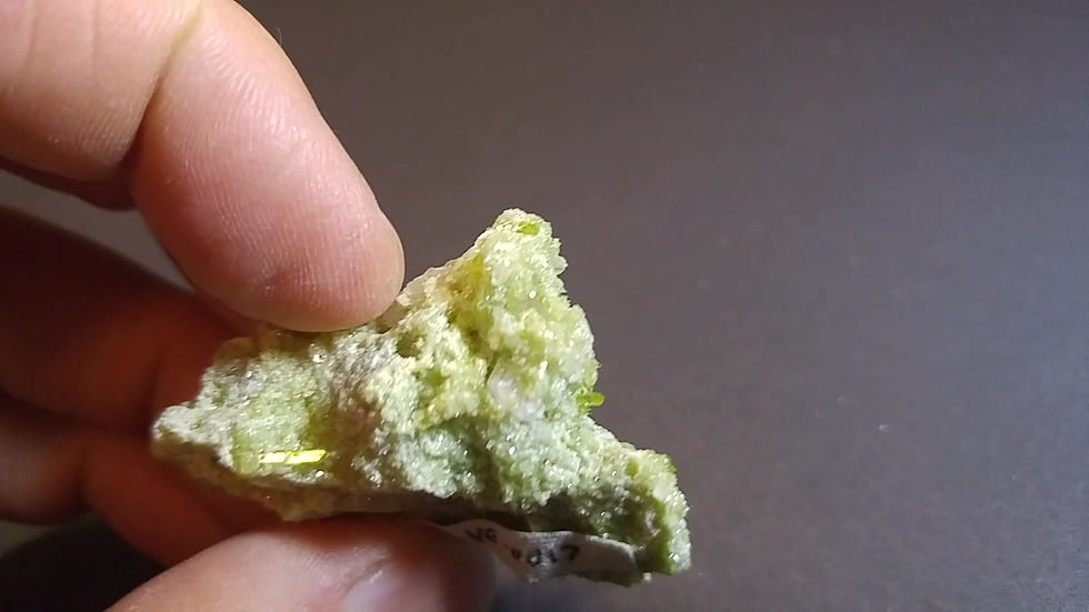 Vesuvianite et Aragonite / mine Jeffrey / Asbestos