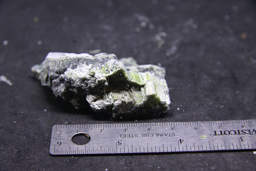 Miniature : Chrysotile sur serpentine
