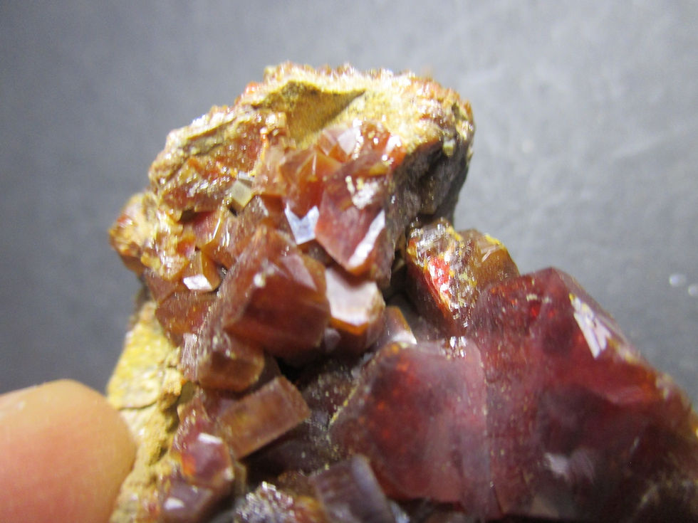Miniature : Vanadinite à gros cristaux, Mibladen, Maroc