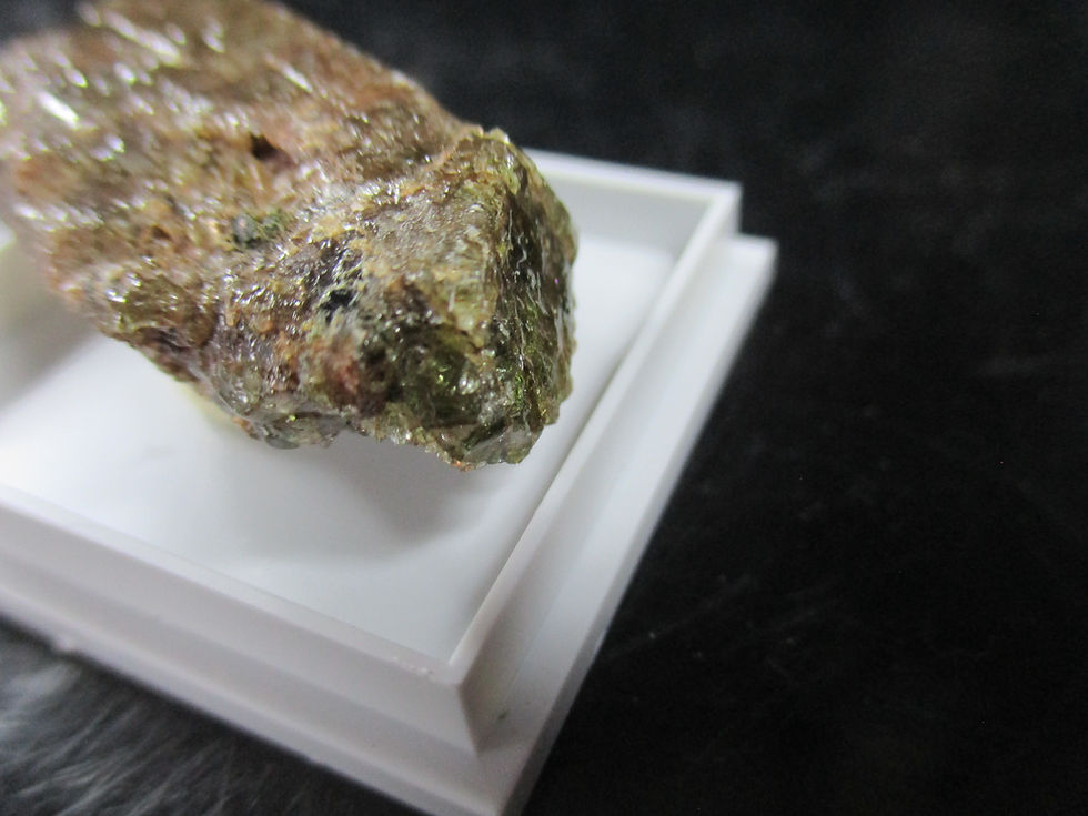 Miniature : Apatite bi-terminée, Mine Yates, Outaouais