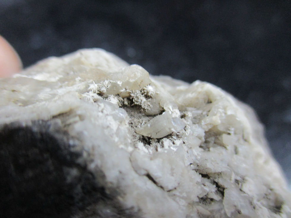 Miniature : Calcite et Strontianite, Cap-Diamant, Québec
