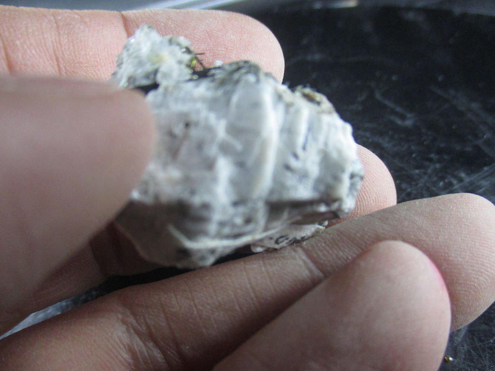 Miniature : Aegirine sur Microcline, Mont-St-Hilaire