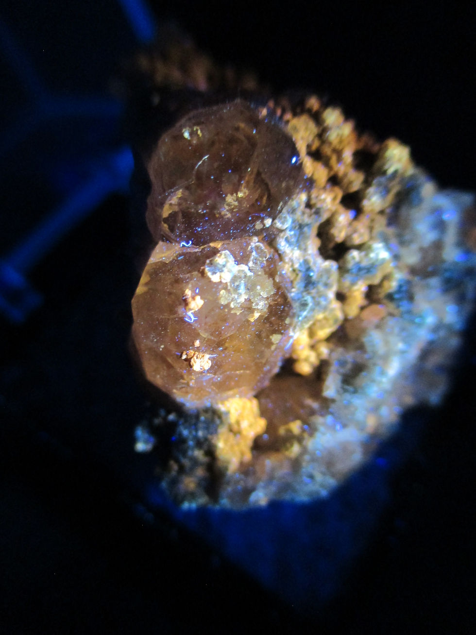 Miniature : Grenats et Clinochlore, mine Jeffrey, Asbestos, Québec