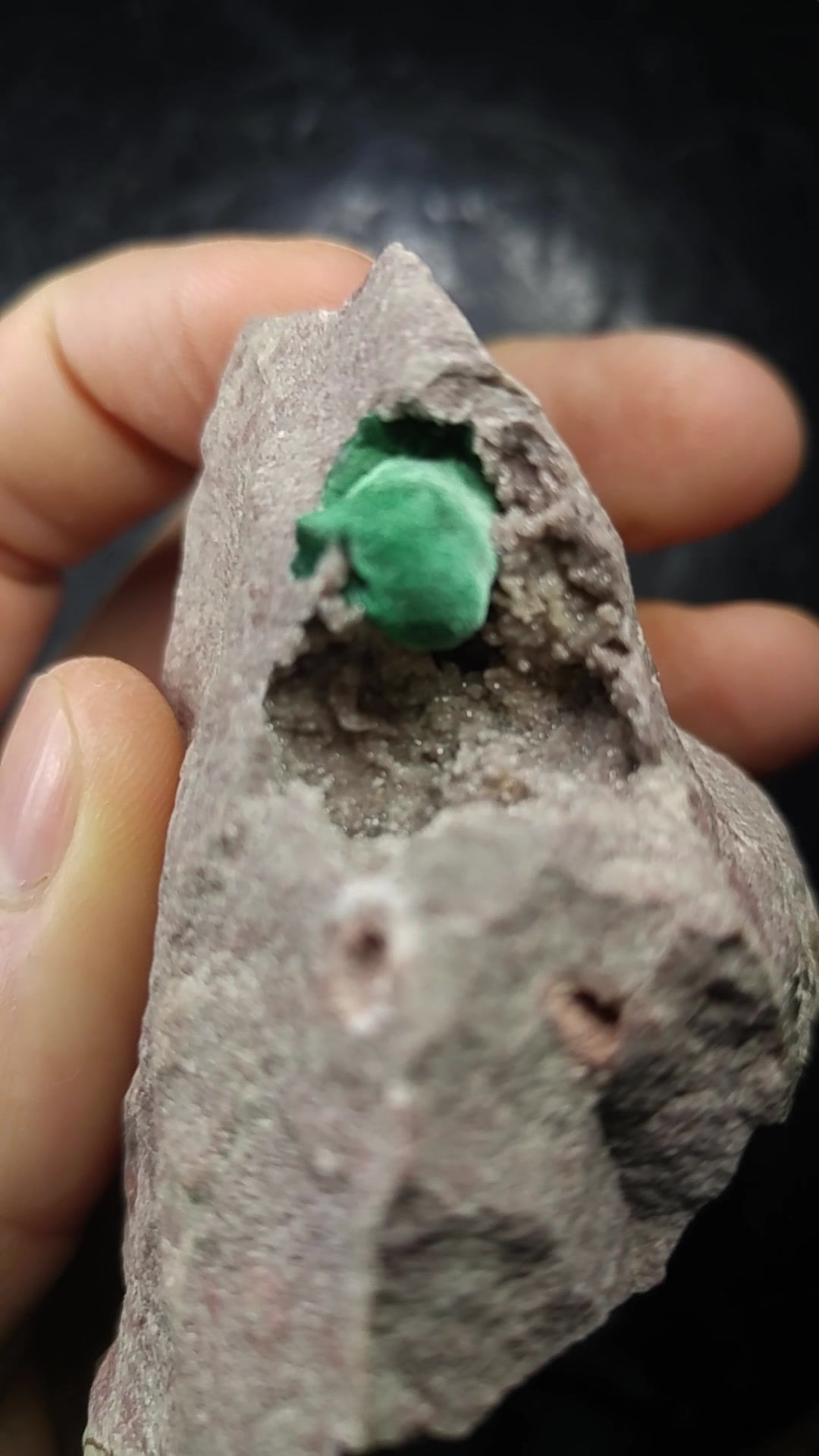 Malachite fibreuse sur matrice, Kerrouchen, Maroc