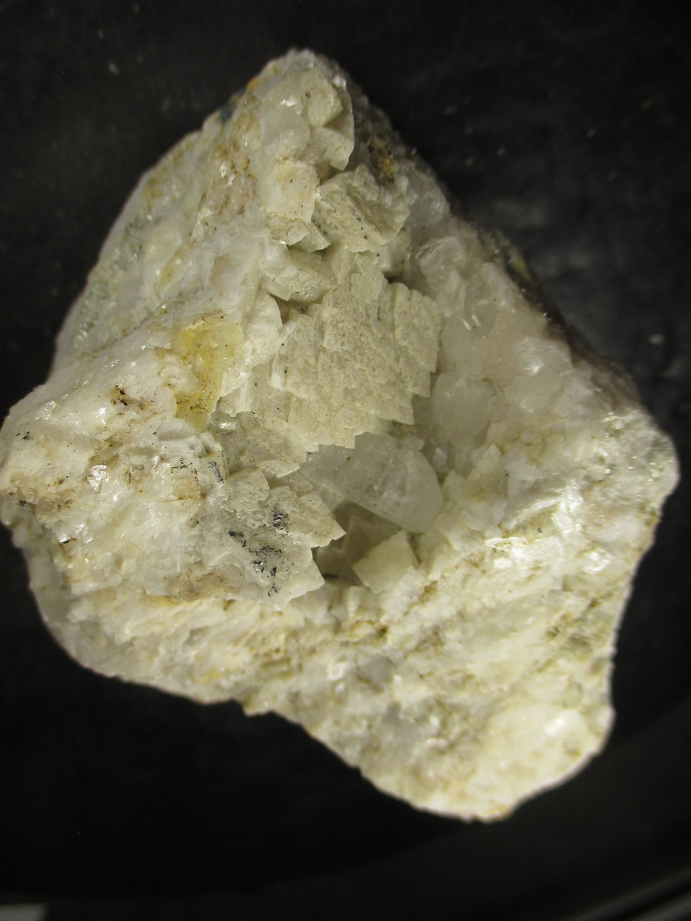 Miniature : Dolomite sur Calcite sur Quartz, St-Nicephore, Québec