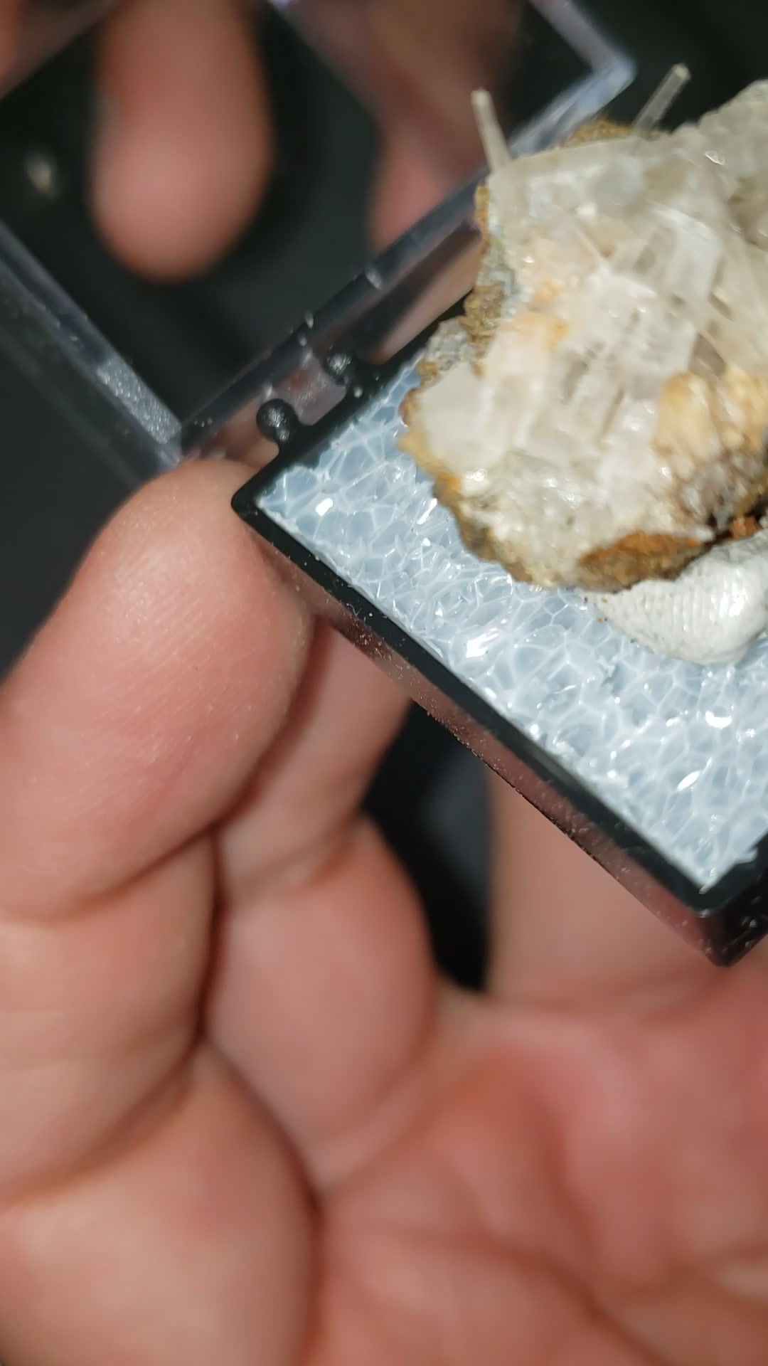 Aragonite (fluorescence blanche), Sidi-Ayade, Maroc