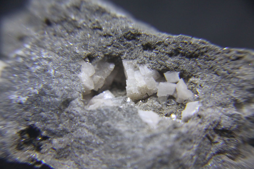 Miniature : Dolomite sur Quartz, Herkimer, New-York