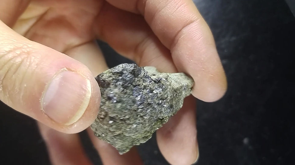 Grenat noir et Pyrite sur Magnetite, Mine Sullipek, Gaspésie