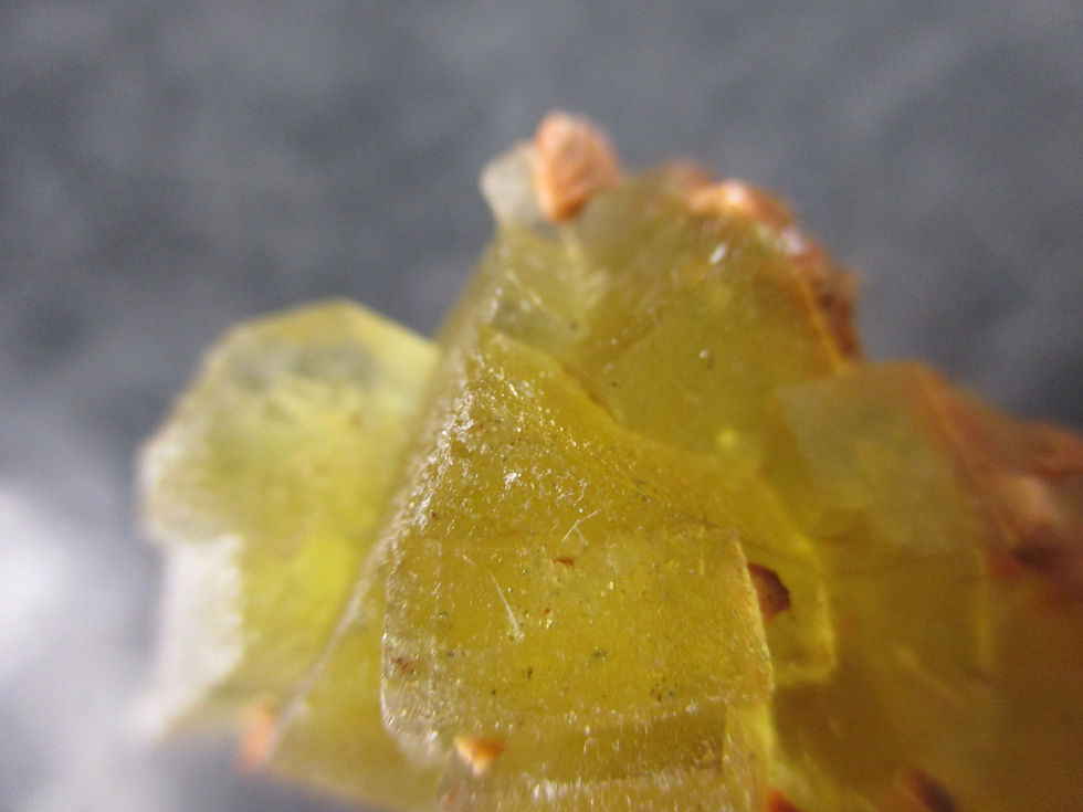 Miniature : Fluorite (fluorescente) et Baryte, Aouli, Maroc