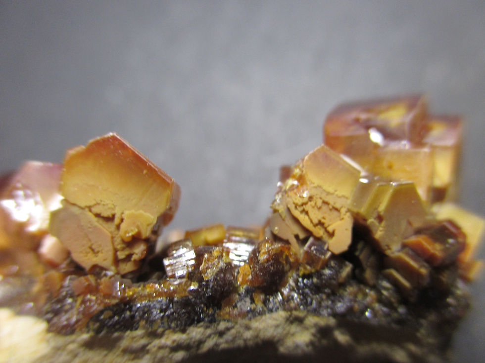 Miniature : Vanadinite à gros cristaux, Mibladen, Maroc