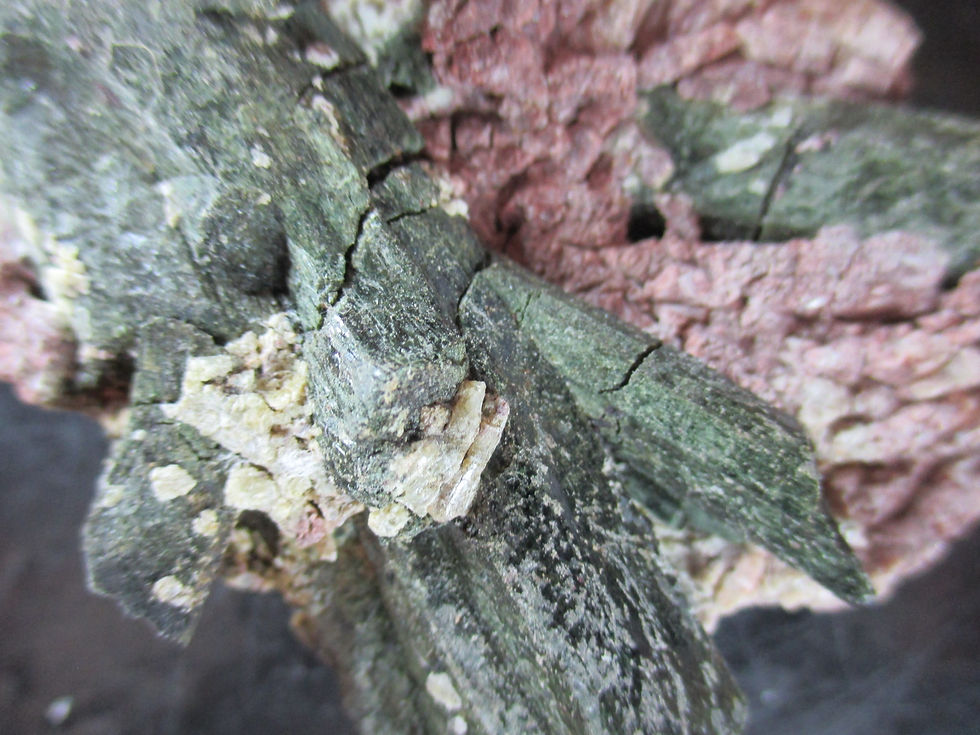 Miniature : Arfvedsonite et Microcline, Girardville