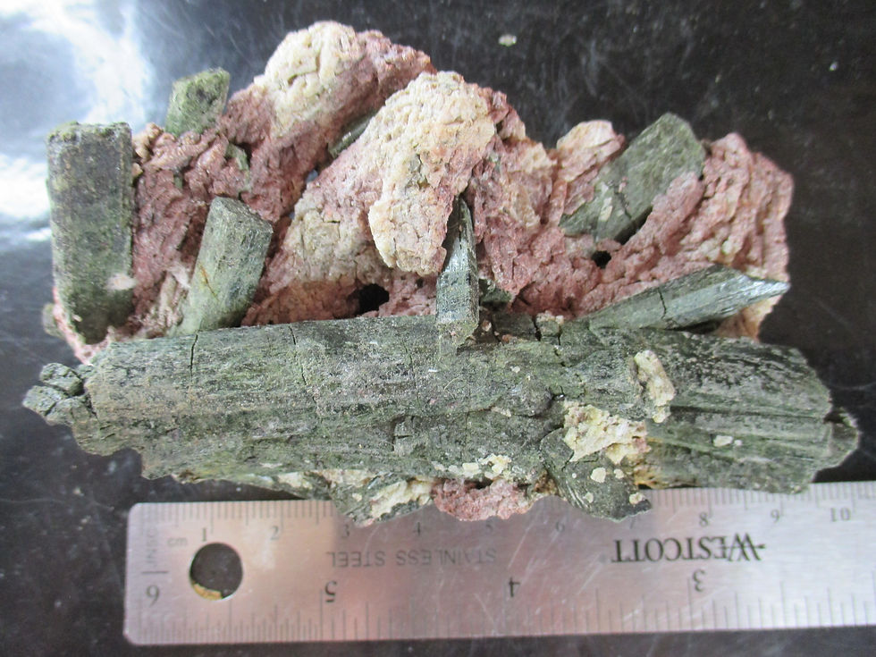 Miniature : Arfvedsonite et Microcline, Girardville