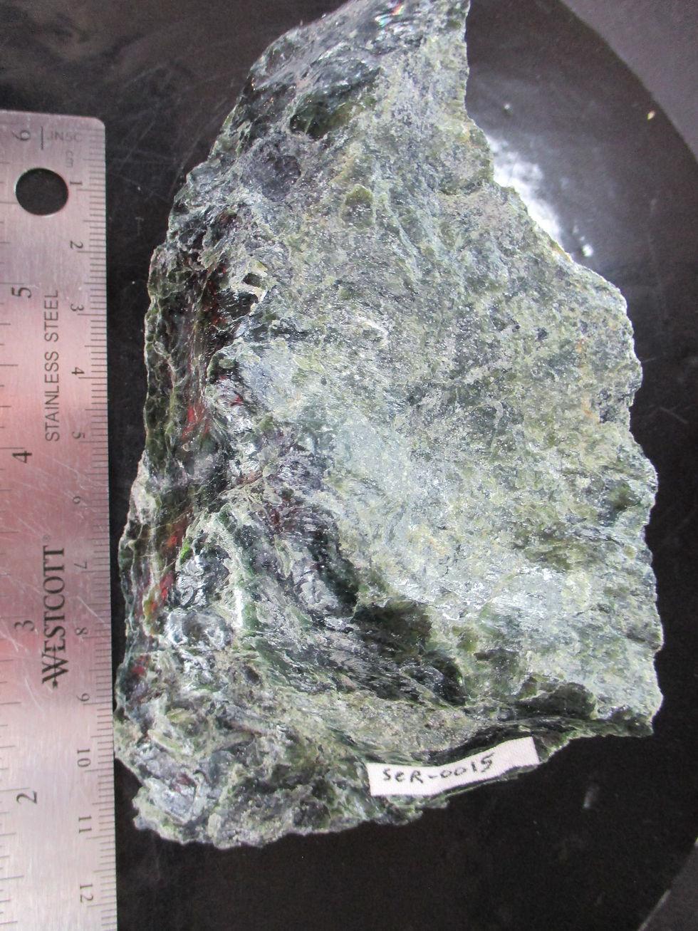 Miniature : Serpentine "Miroir de faille", Mine Montréal-Talc, St-Pierre-de-Broughton