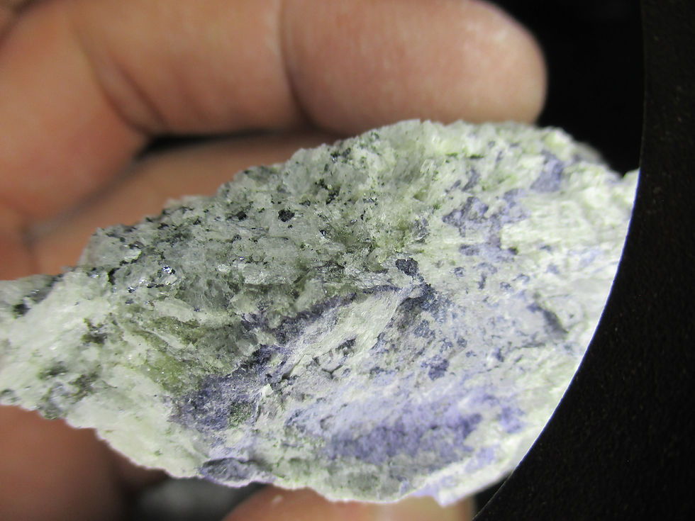 Miniature : Fluorite et Calcite, Mont-St-Hilaire