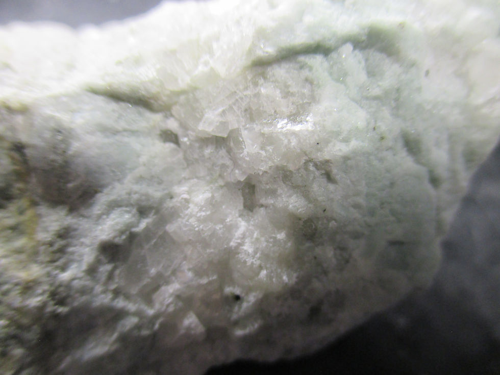 Miniature : Calcite et Fluorite (Fluorescente), Cap-aux-Corbeaux, Baie-St-Paul