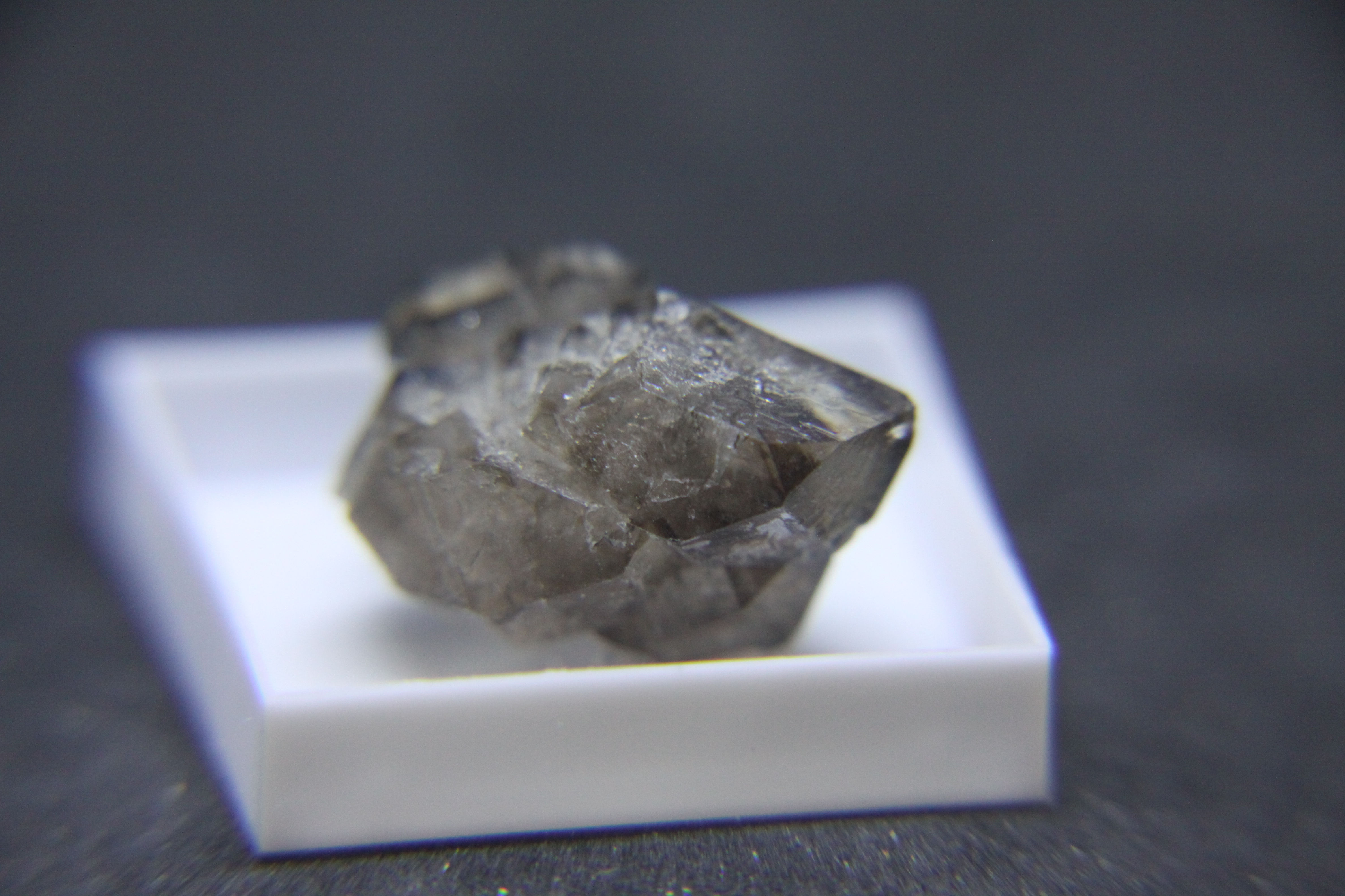 Quartz fumé,Mont-St-Hilaire (MSH)