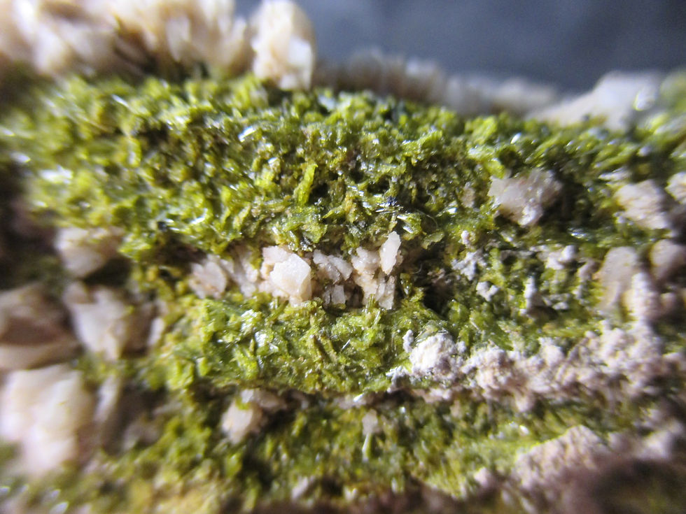 Miniature : Epidote et Orthose, Imilchil, Maroc