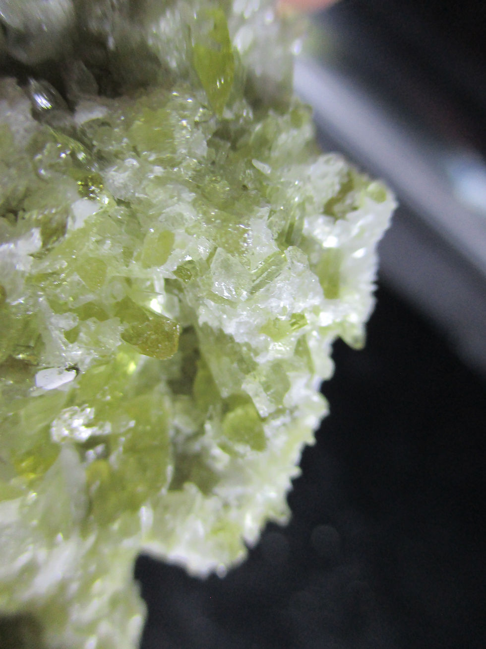 Miniature : Vesuvianite, Mine Jeffrey, Asbestos