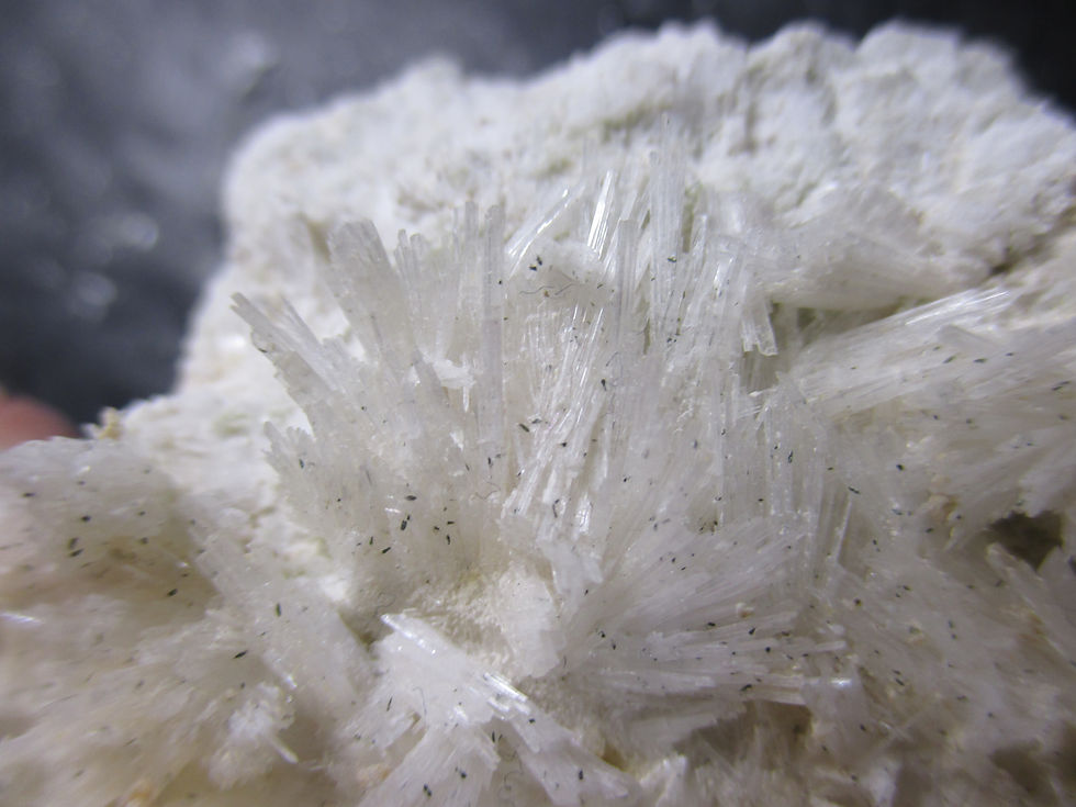 Miniature : Pectolite et Aragonite, Mine Jeffrey, Asbestos, Québec