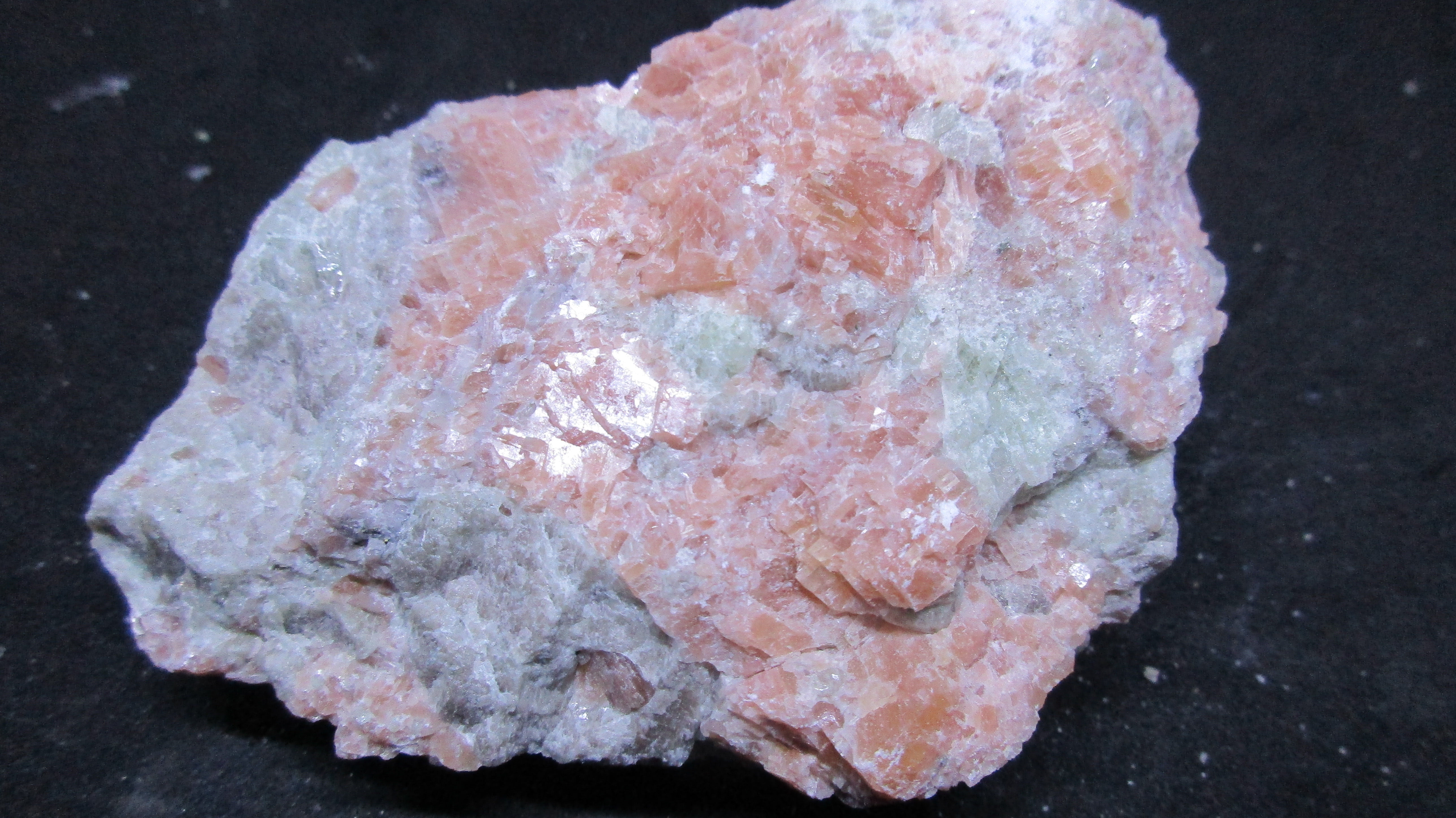 Calcite rose, Apatite / aut-5 / Wakefield