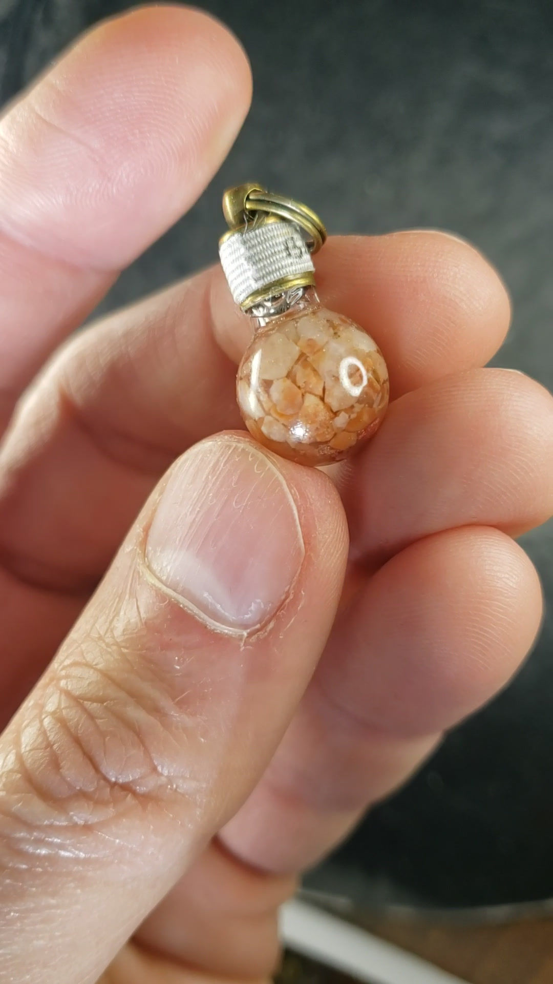 Pendentif ampoule, Agate