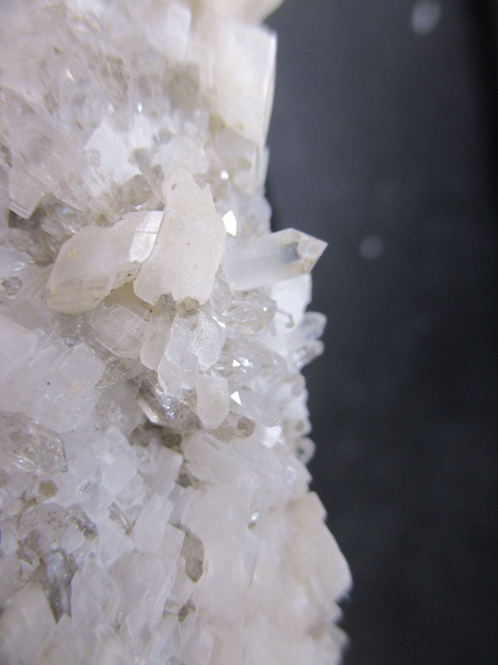 Miniature : Quartz et Calcite, Carrière Mc-Mullen, Matane, Gaspésie, Québec