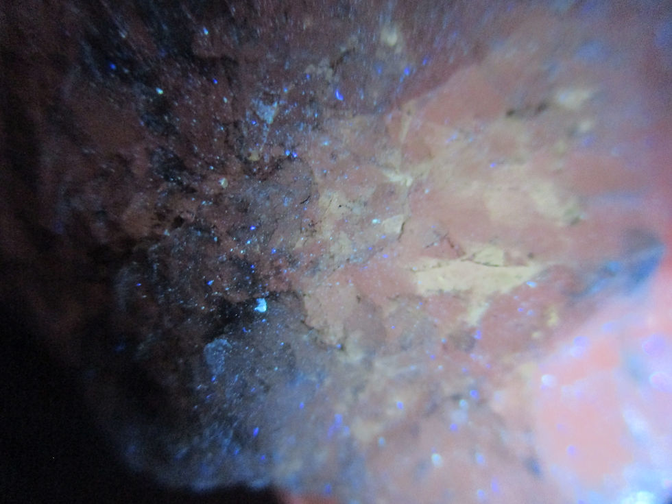 Miniature : Calcite (Fluorescente), Carrière LT, Ange-Gardien
