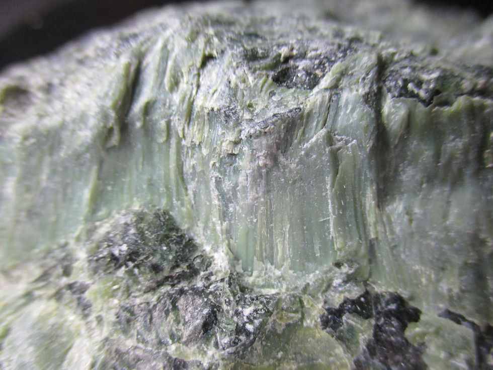 Miniature : Serpentine var. Antigorite, Mine Jeffrey, Asbestos