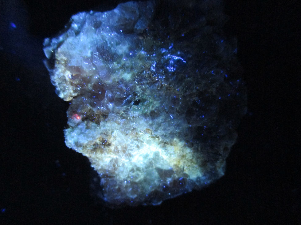 Miniature : Grenats et Pectolite, Mine Jeffrey, Asbestos, Québec