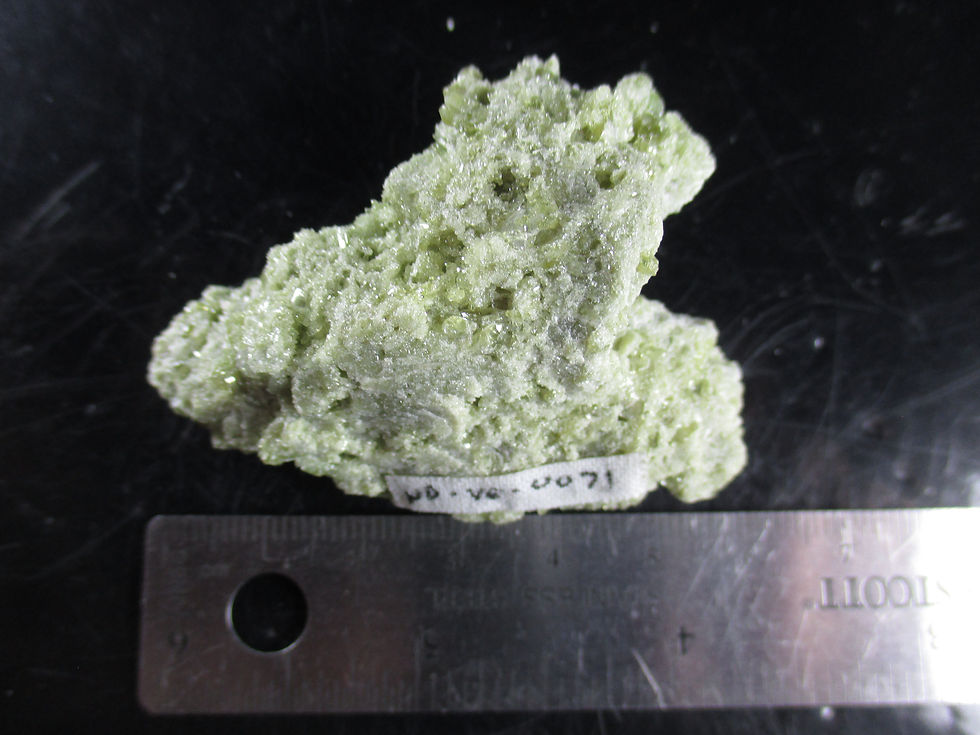 Miniature : Vesuvianite, Mine Jeffrey, Asbestos