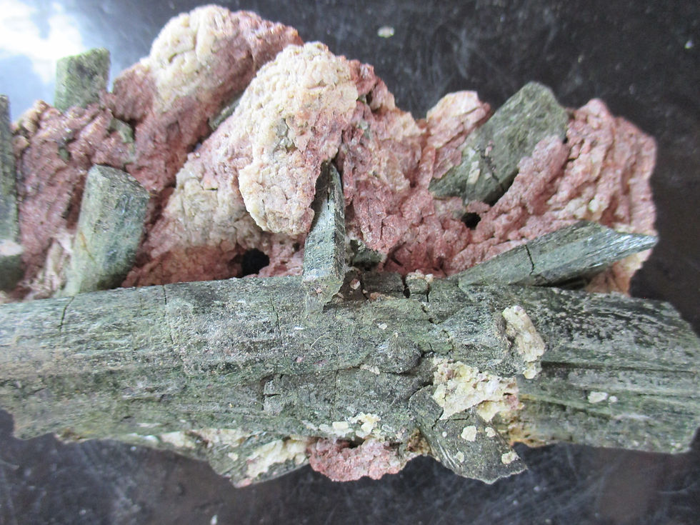 Miniature : Arfvedsonite et Microcline, Girardville