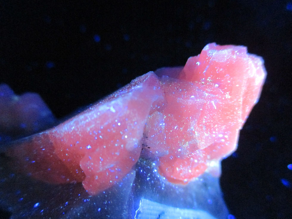Miniature : Calcite (fluorescente) et Amethyste, Boulder Creek, Thunder Bay
