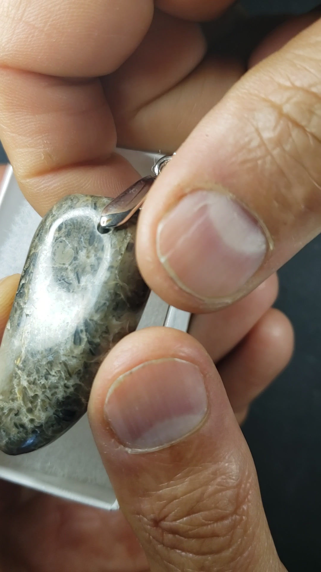 Pendentif Corail solitaire, Saguenay-Lac-St-Jean, Québec