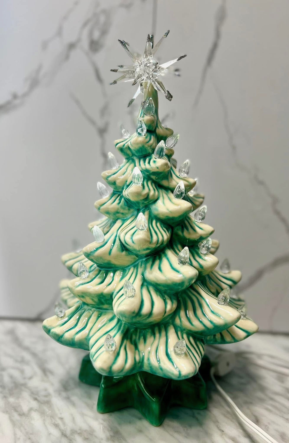 Wipe Off Emerald Green with Clear Twist Lights and Clear Starburst Star