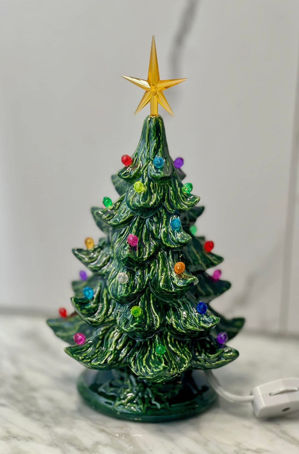 Holiday Green with Multicolor Pin Lights and Yellow Star