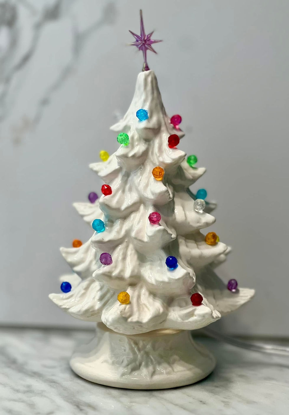 Cottontail with Small Multicolor Globe Light and Purple Aurora Star