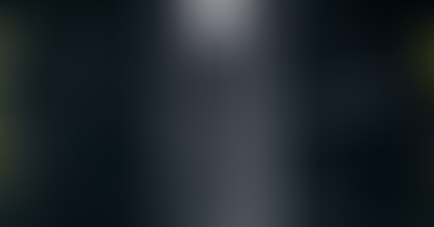 carro de Fórmula 1 da Cadillac com nomes da equipe como símbolo de valorização profissional