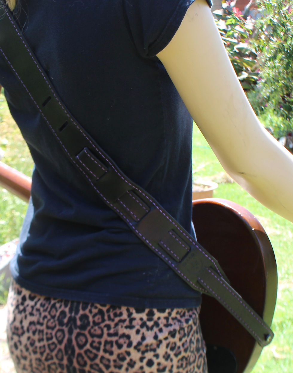 Thumbnail: leather guitar strap coloured stitching