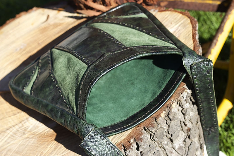 Thumbnail: Retro green leather and suede bag
