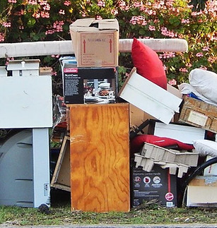 6776126452d53fa1b2291bd6_junk-removal-service.jpeg
